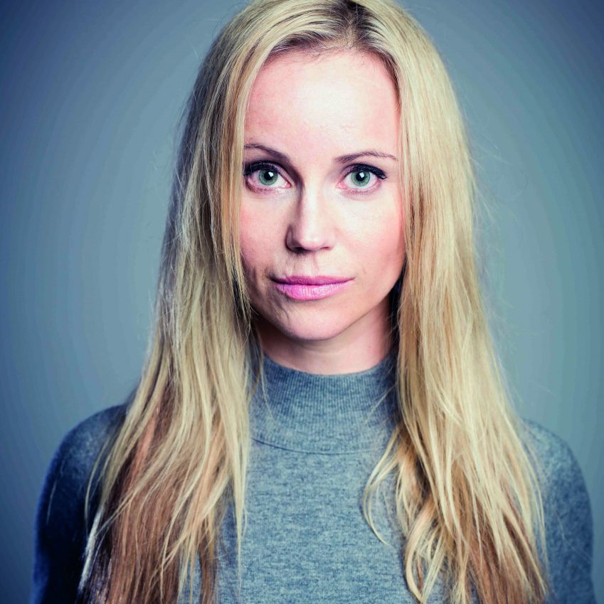 Sofia Helin The Actor Who Has It All Scan Magazine