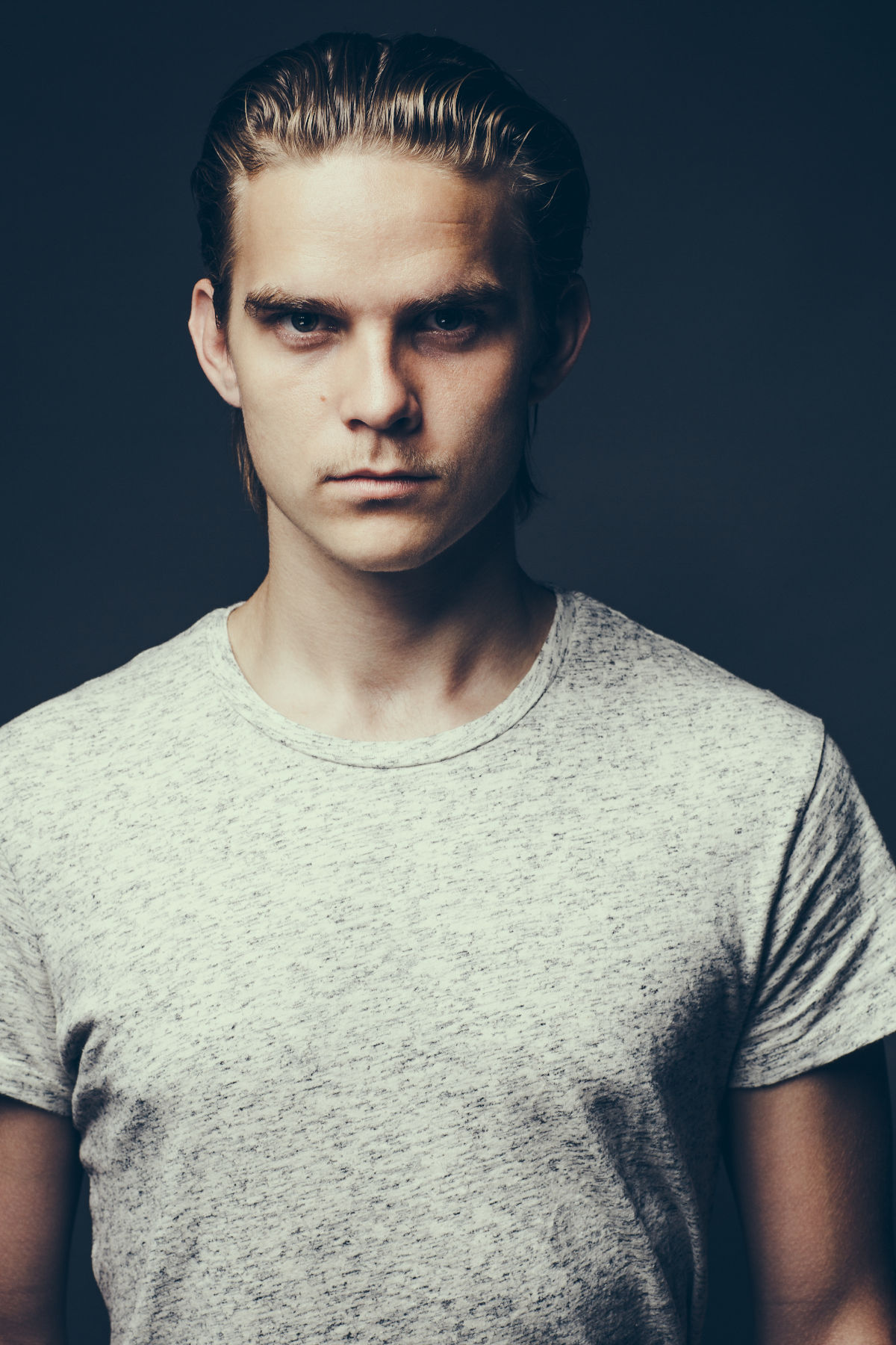 Alex Høgh Andersen : Issue Magazine