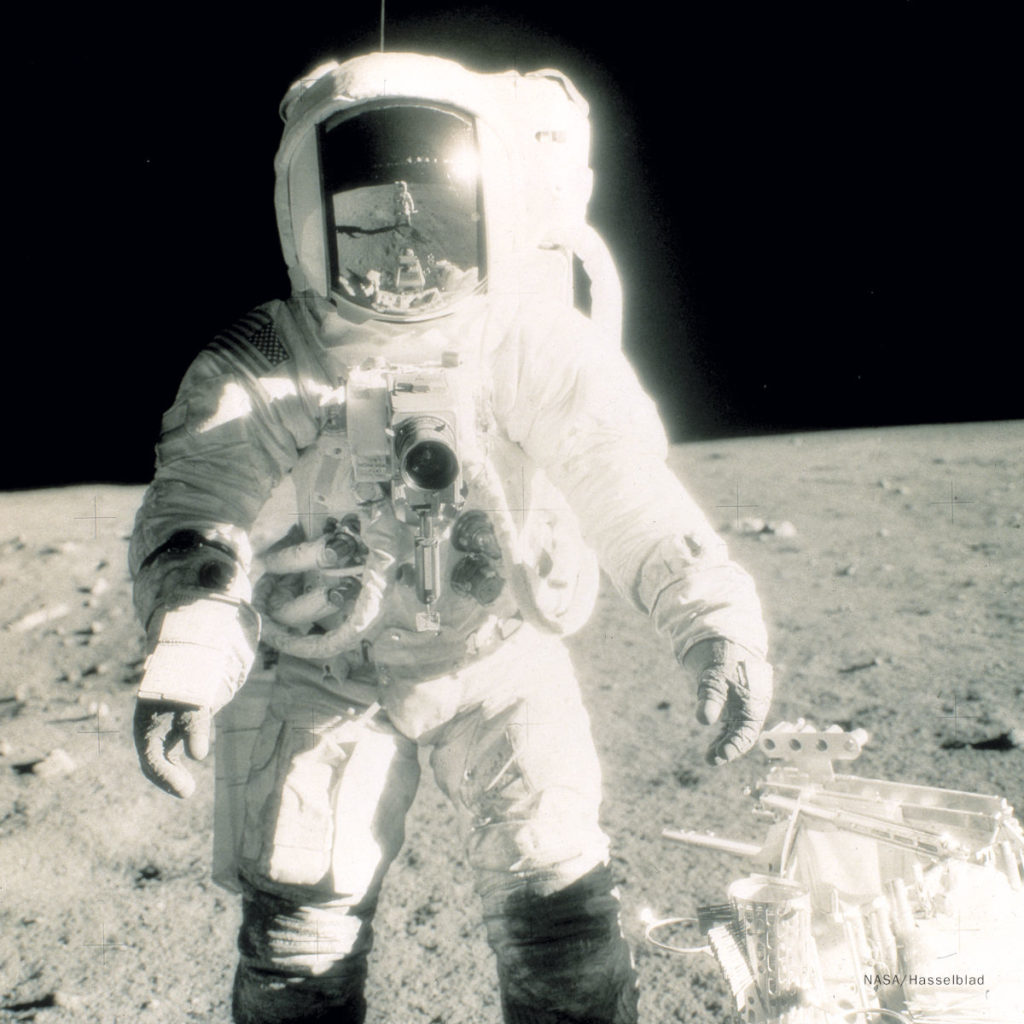 Hasselblad: The first camera on the moon - Scan Magazine