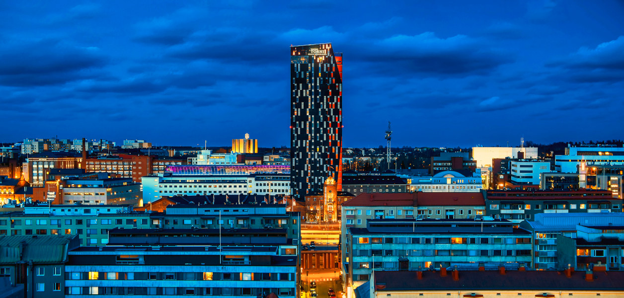 Scan Magazine Solo Sokos Hotel Torni Joonas Tähtinen | The hotel cuts an impressive figure in the skyline of the city. Photo: Joonas Tähtinen