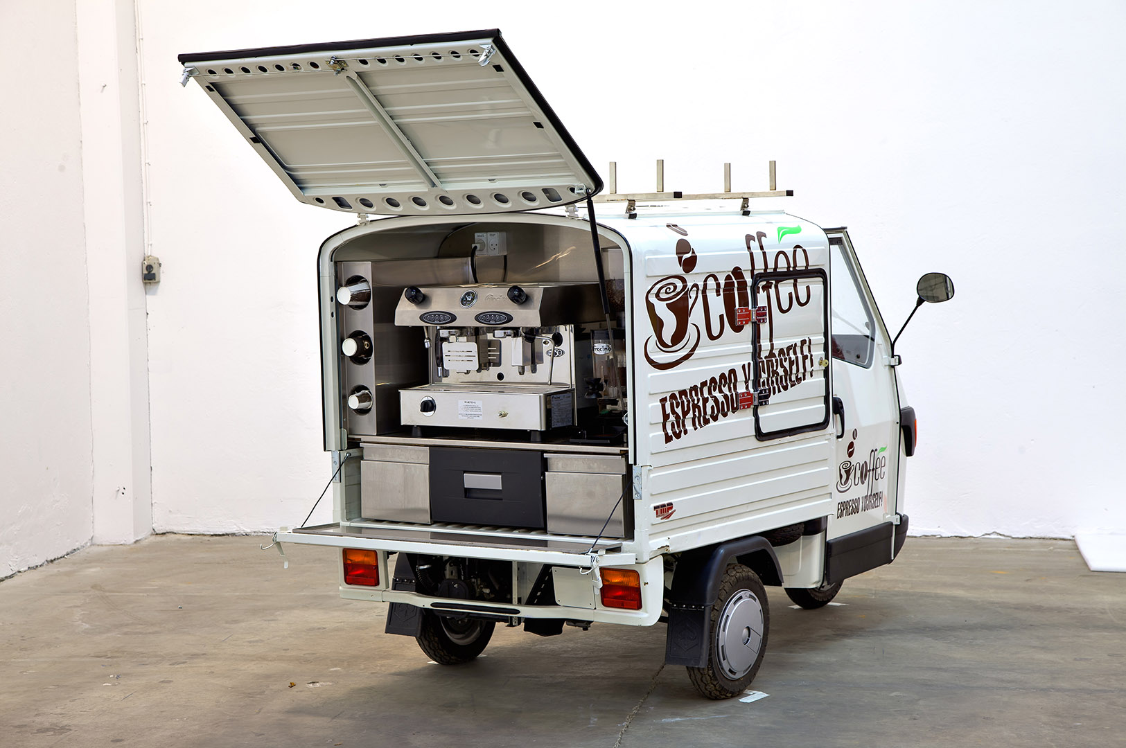 2_TMP_6_Coffee Van Ape 50 chassis_TMP