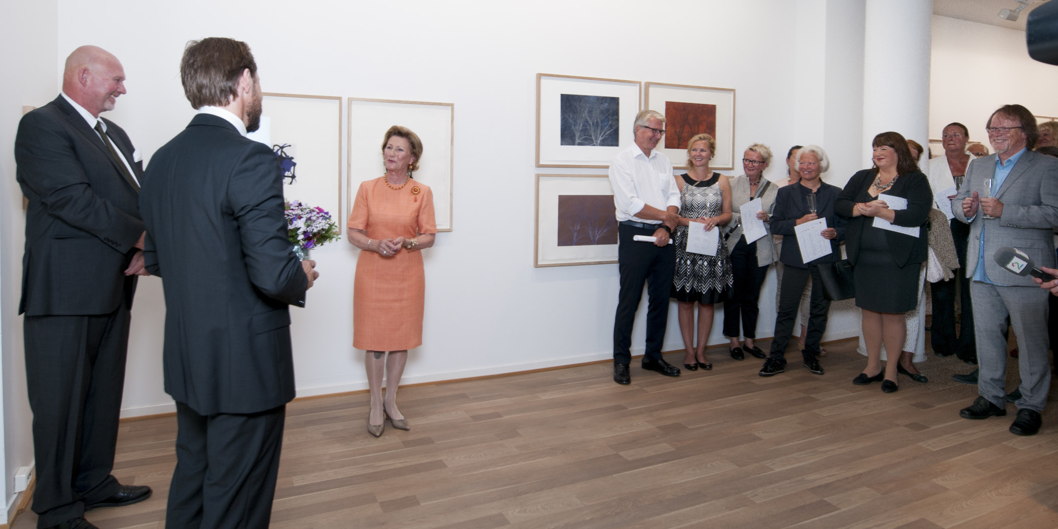 Kunstverket_2 Opening of exhibition HM Dronning Sonja_Kunstverket Galleri Aug 2015_Photo Morten Brun