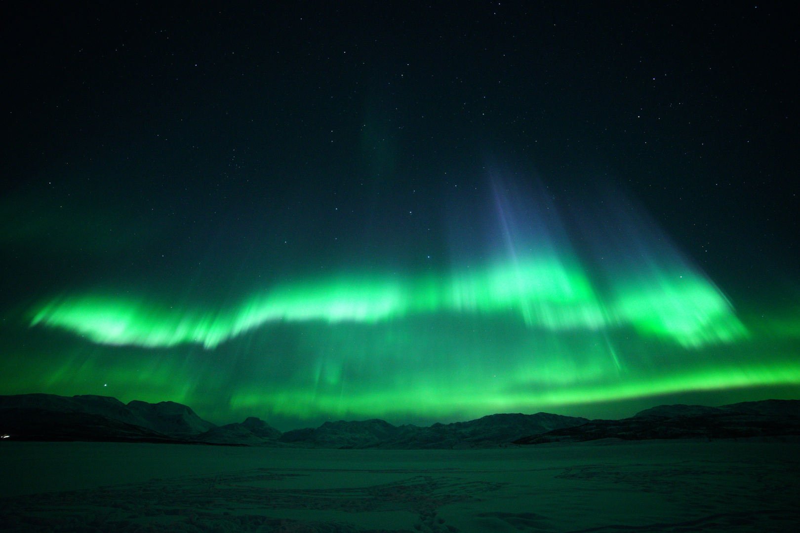 Visit Karlsoy_1_northern lights_Amazing Aurora1620