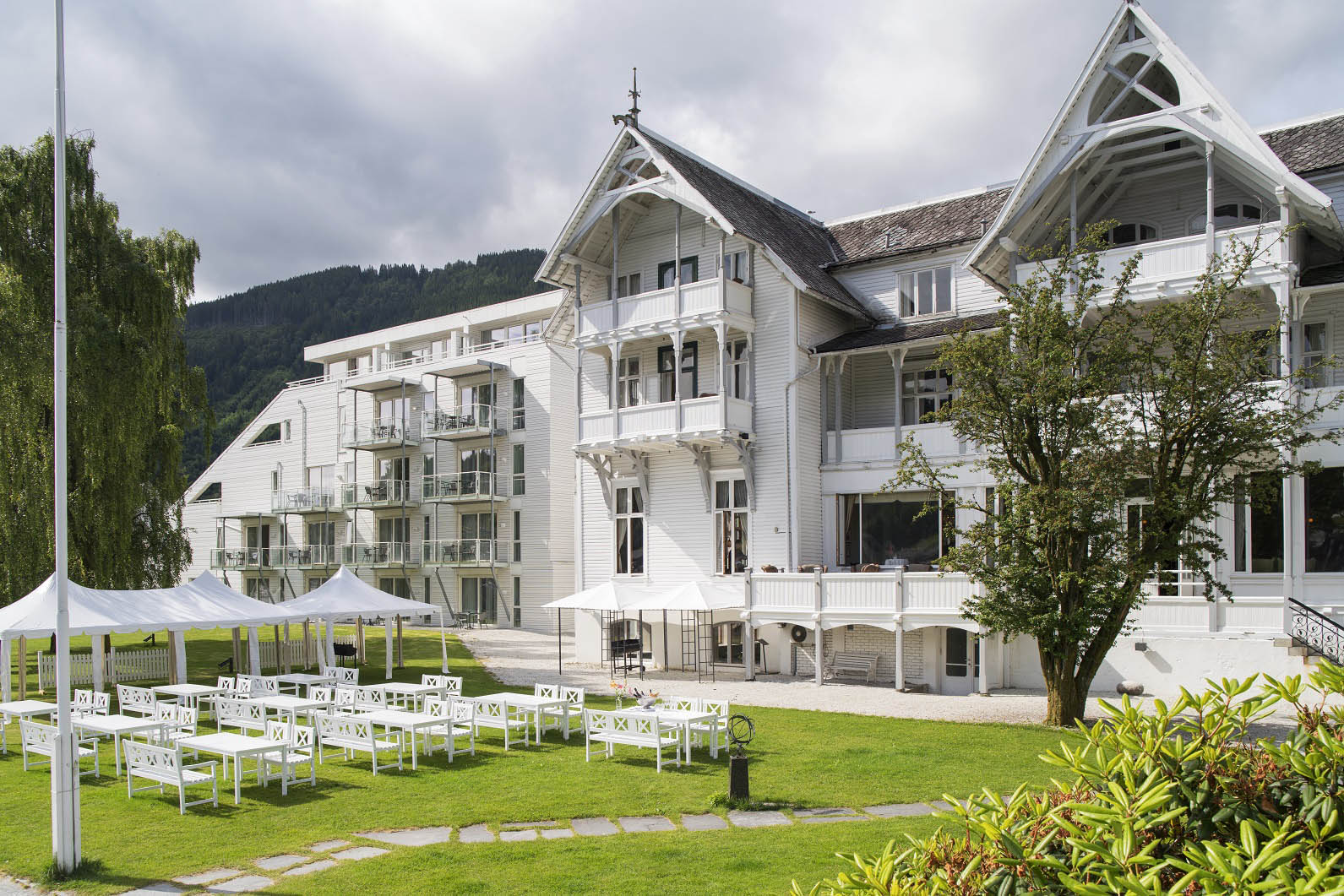 Thon Hotel Sandven: Welcome to a charming hotel overlooking the idyllic Hardangerfjord