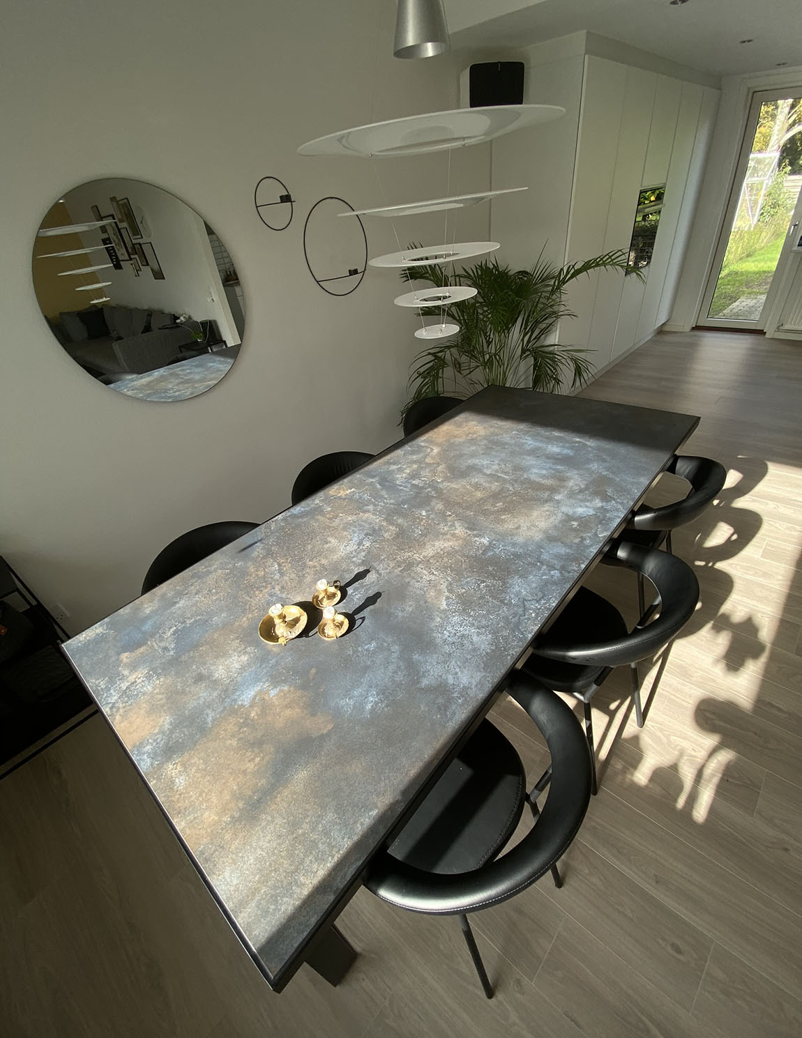 KK-DesignDenmark: Solid style is on the table