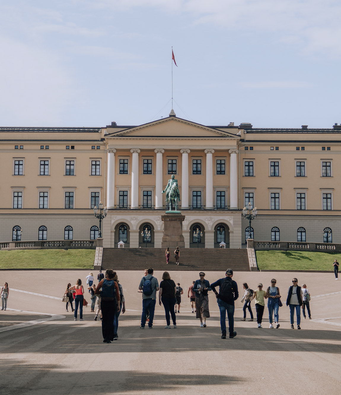The Royal Palace, Oslo, Norway ingrid-martinussen-zv95OAq2AVw-unsplash
