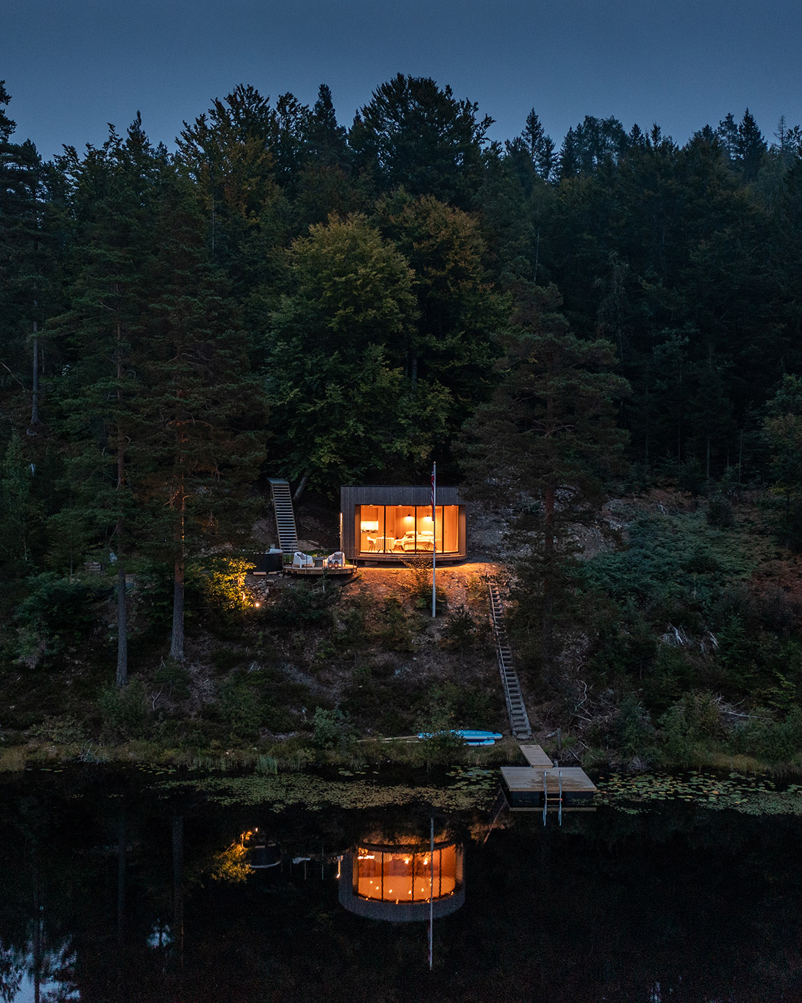 NEST Kringlevann: A unique cabin experience close to nature