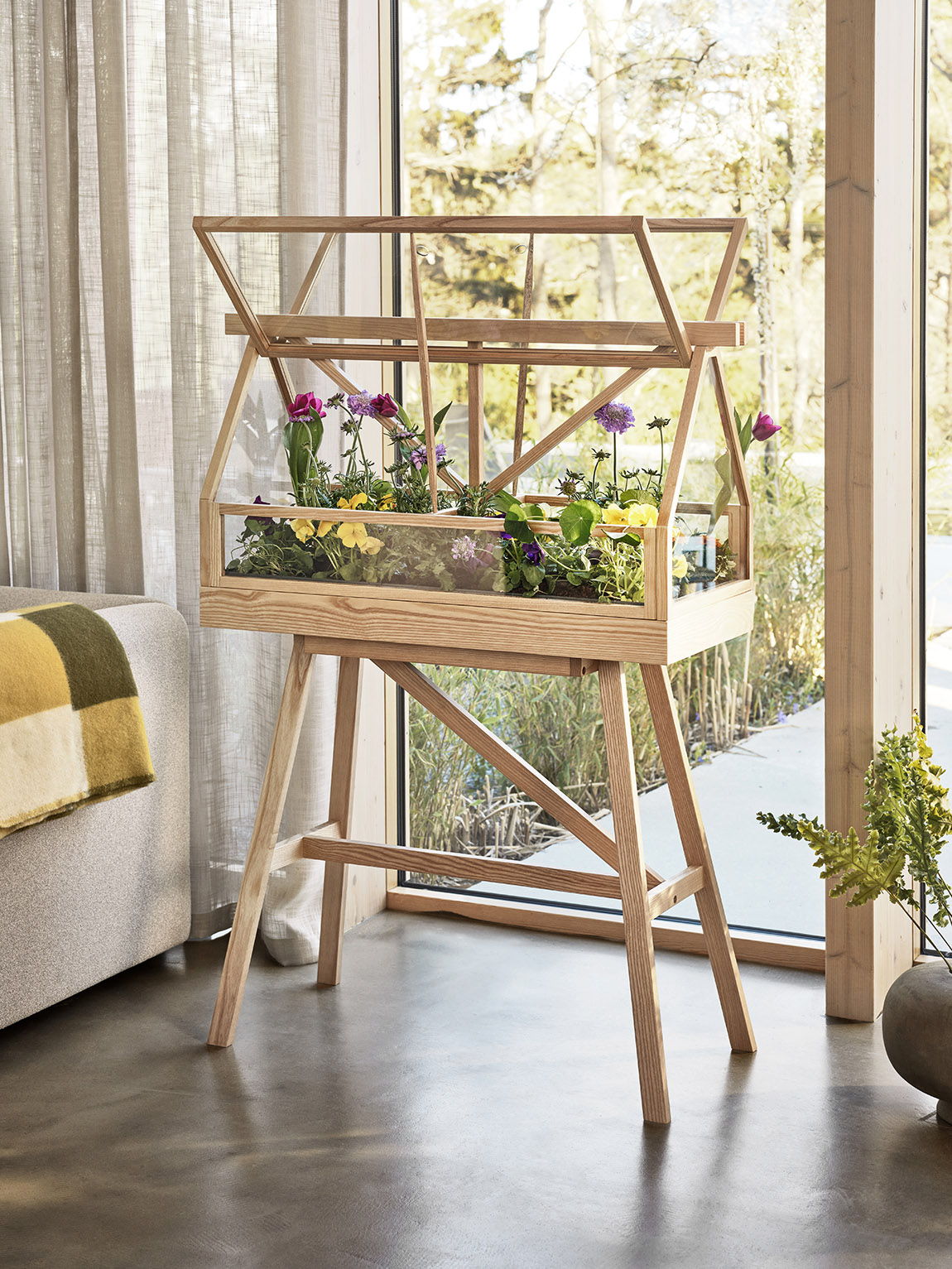 We Love This: Let spring spring in your living room