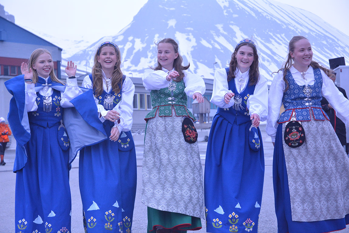 Run under the midnight sun with Svalbard Turn