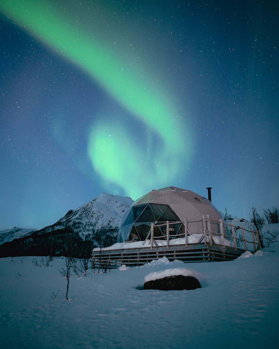 Northern lights over Huldrestein Igloo. Husky farm visit. Photo: Katie Farr Photography Photo: Katie Farr Photography